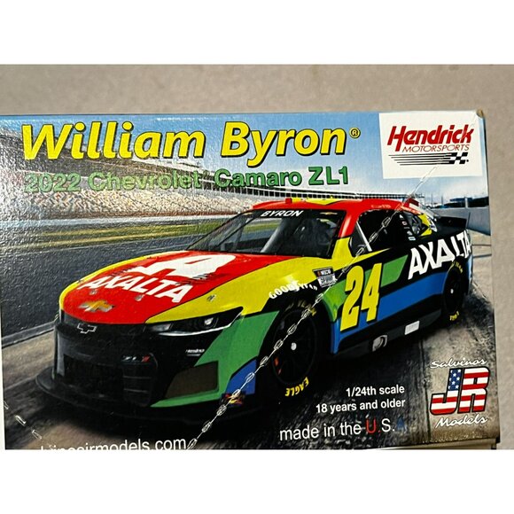WILLIAM BYRON 2022 AXALTA HENDRICK MOTORSPORTS CAMARO 1:24 SALVINOS JR MODEL CAR - Picture 5 of 13